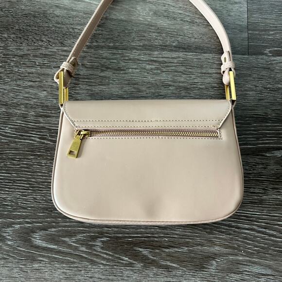 NWOT Madison West Naya Shoulder Bag Taupe Faux Leather Gold Hardware‎ Neutral - Picture 6 of 12